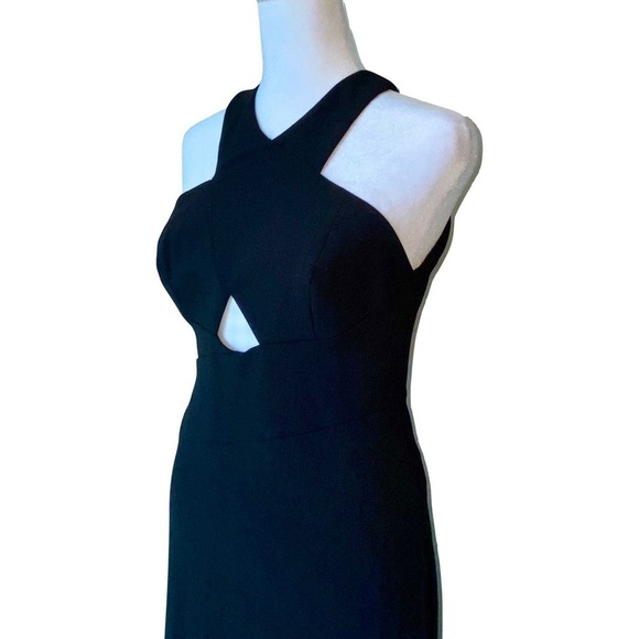 Aidan Maddox Black gown - Picture 5 of 12